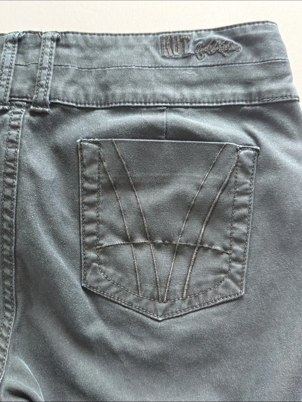 Kut from the Kloth Black Mid Rise Straight Leg Raw Hem Stretch Jeans Size 10